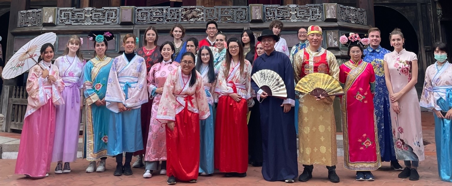 2021 WuFeng Lin Family- Traditional clothes wearing
